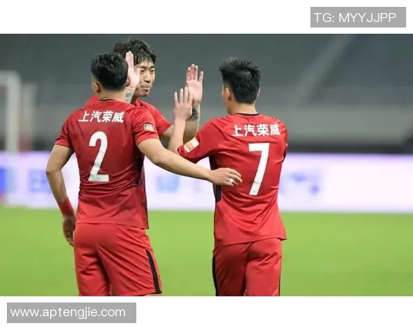 武汉排球队以79分领跑奥运会积分榜展现强大实力和团队合作精神