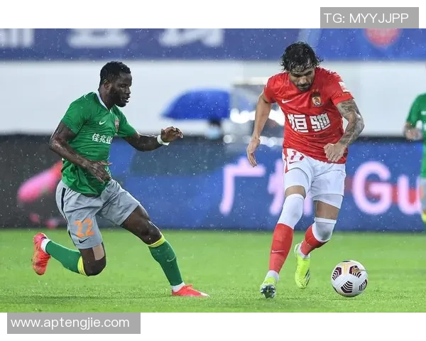 广州足球队近期状态分析与未来发展展望探讨